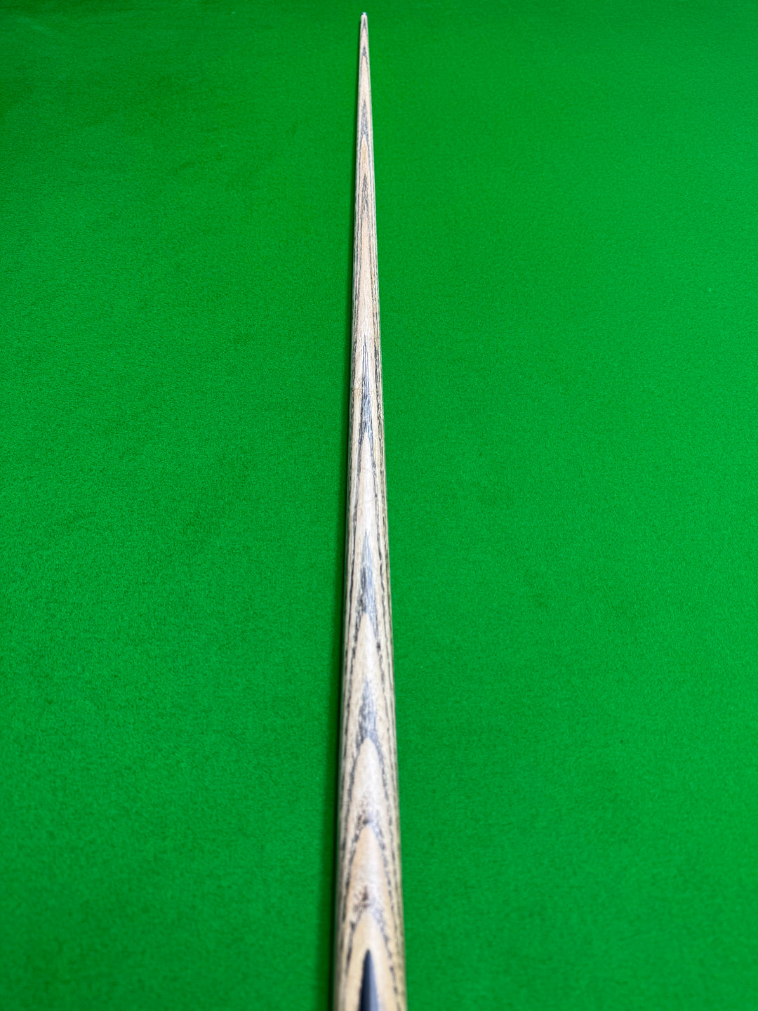 Eagle Cues Ultimate 2049 – 8.4mm – 57.5" – 17.6oz