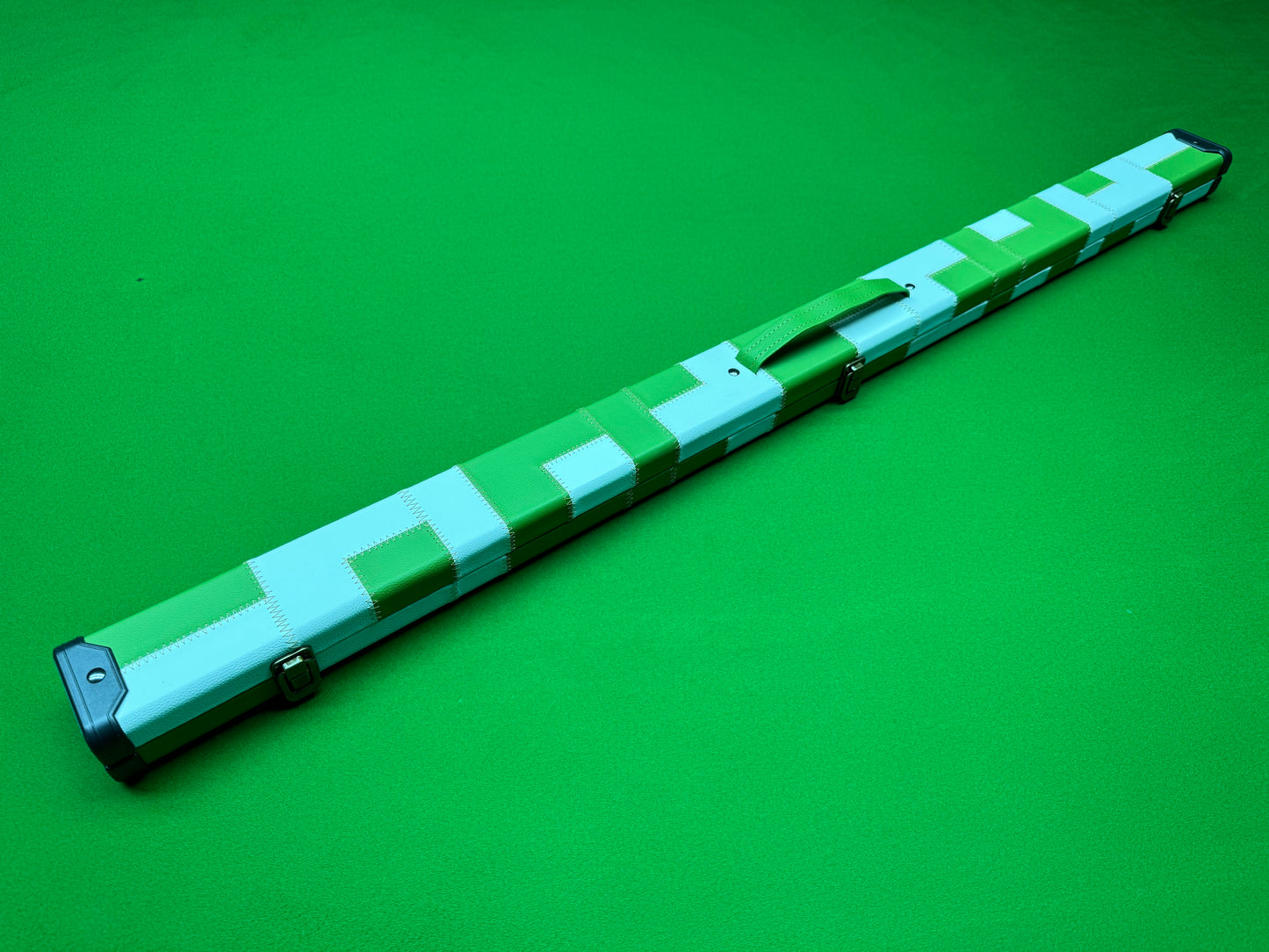 Leatherette Cue Case Green and White Patch